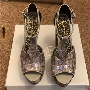 4 in Jessica Simpson heels